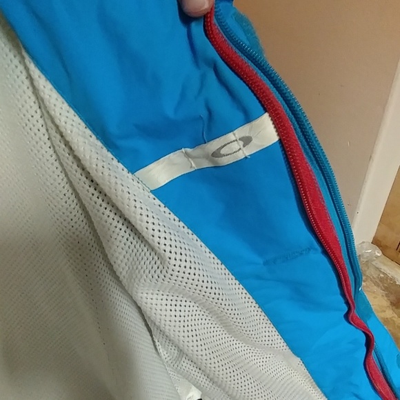 Oakley snowboarding jacket - Picture 5 of 8